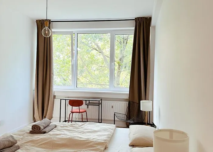 Helles Elegantes Zimmer In Berlin-Schoeneberg 3