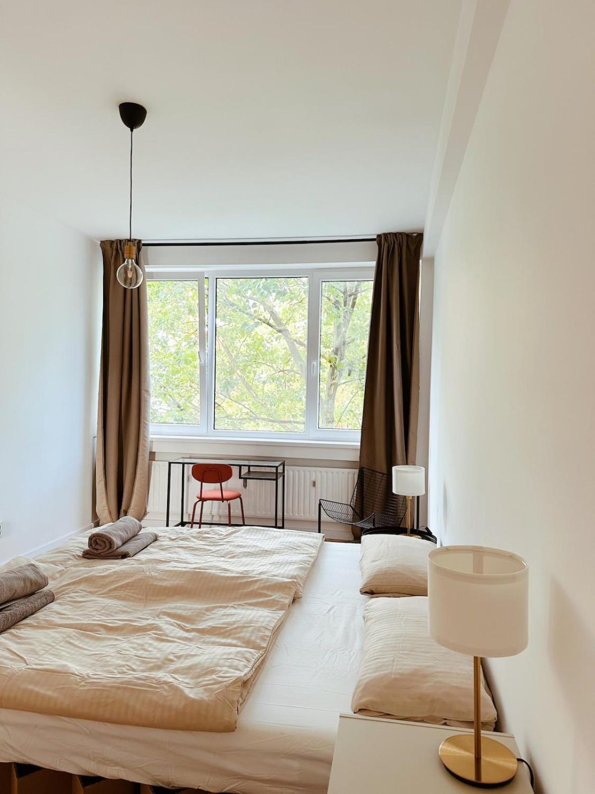 Helles Elegantes Zimmer In Berlin-schoeneberg 3